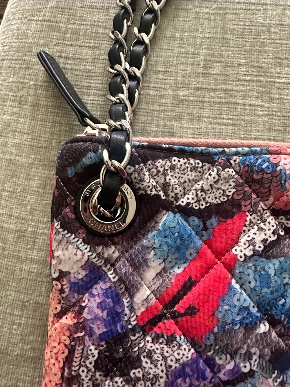 Chanel 2019 Coco Beach Multicolor Quilted Sequin Medium Zip Clutch/Pouch - Picture 3 of 5